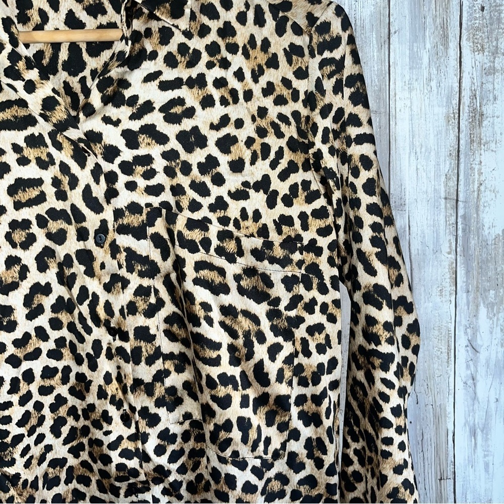 Zara Leopard Print Satin Button Down Blouse Long Sleeve Pocket Top Size S - Picture 3 of 6